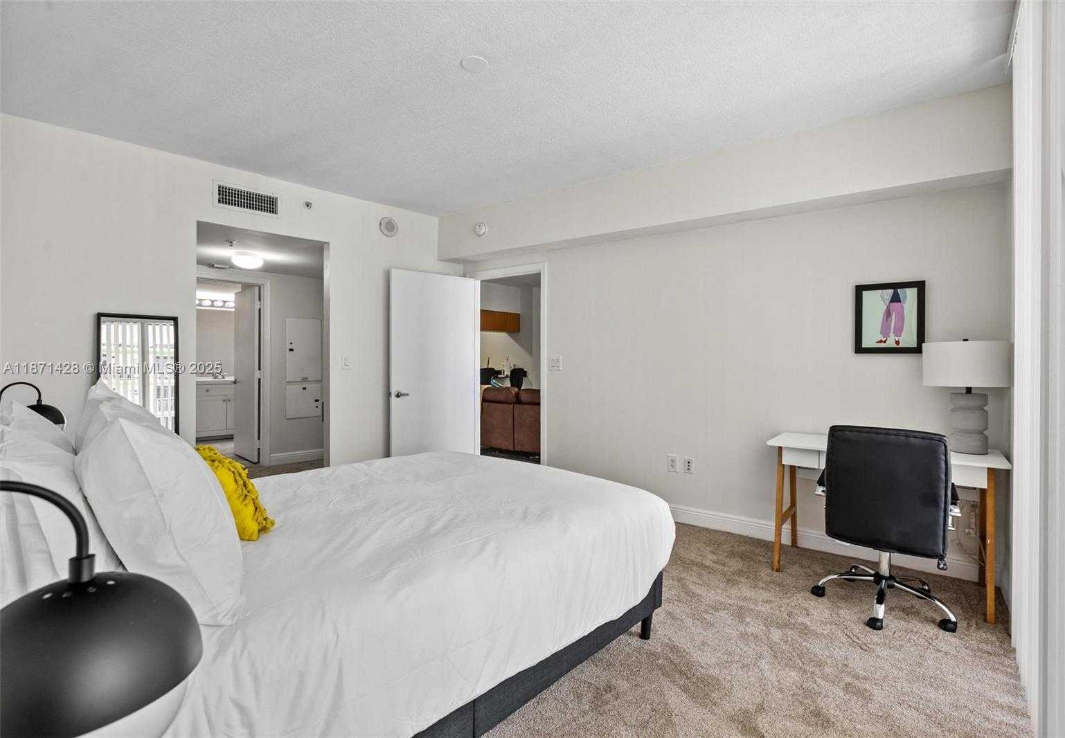 Small Image of 1750 NORTH BAYSHORE DR #1811, Miami Number 10