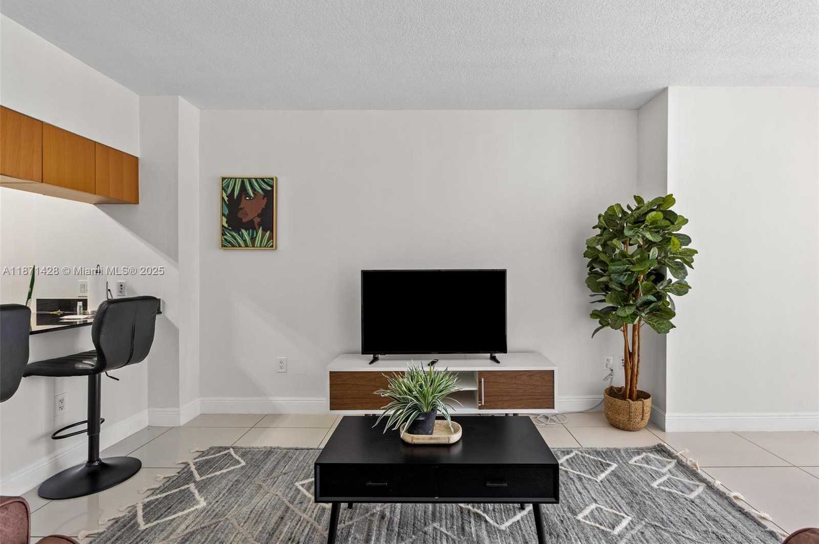 Small Image of 1750 NORTH BAYSHORE DR #1811, Miami Number 4