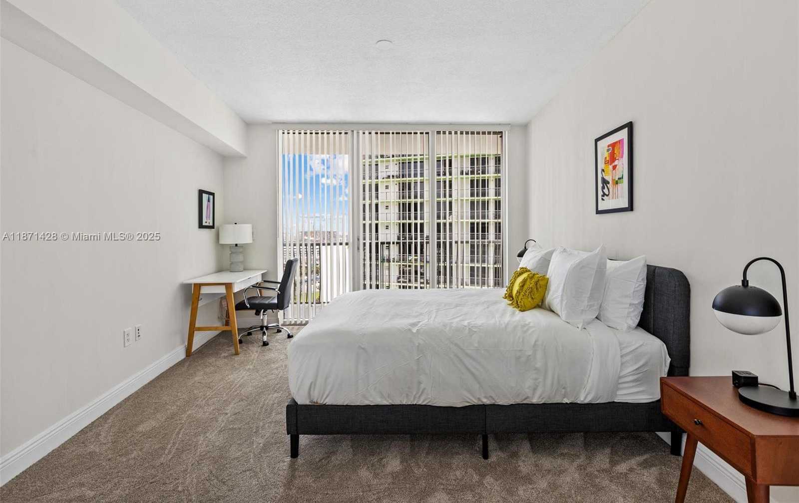 Small Image of 1750 NORTH BAYSHORE DR #1811, Miami Number 9