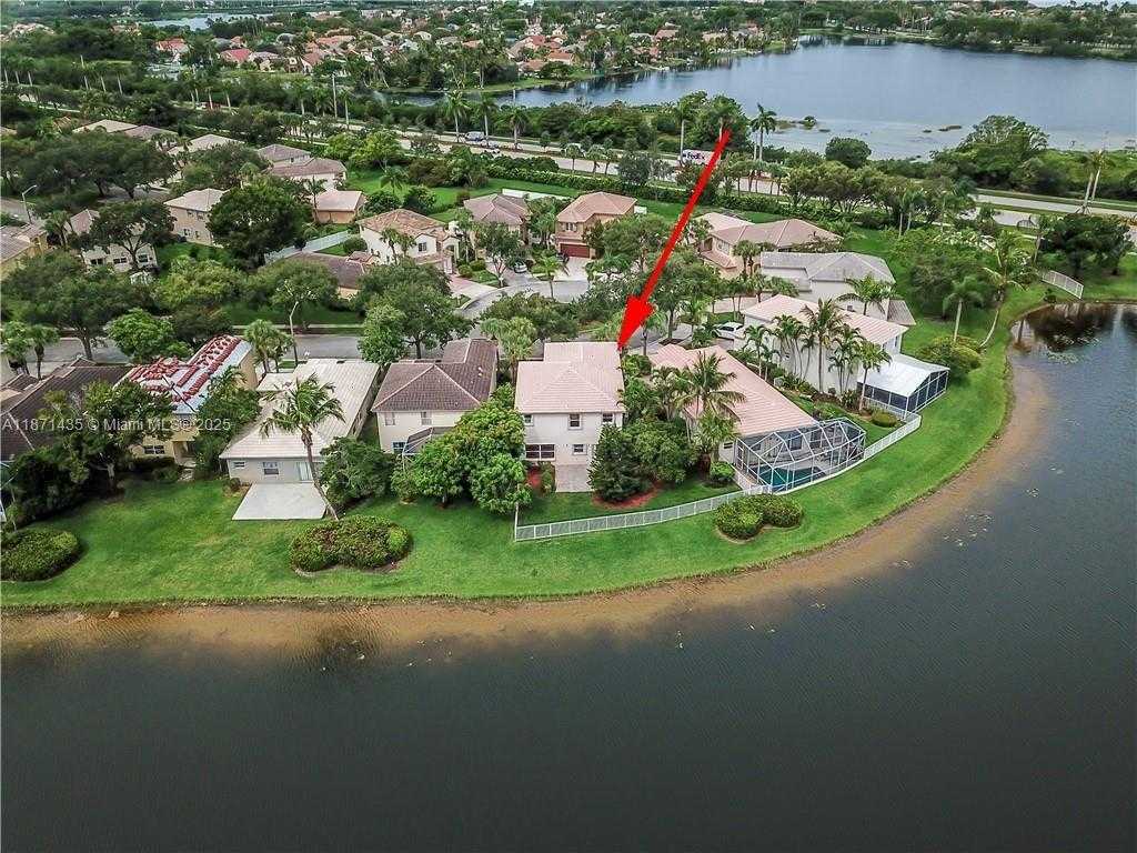 Small Image of Pembroke Pines Number 19