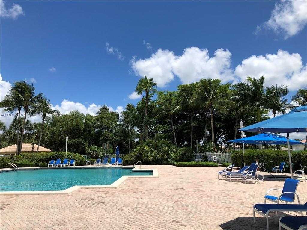 Small Image of Pembroke Pines Number 22