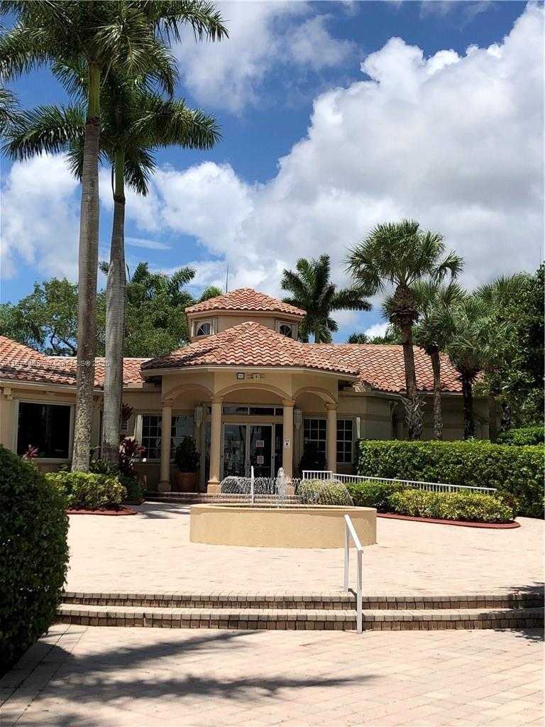 Small Image of Pembroke Pines Number 23