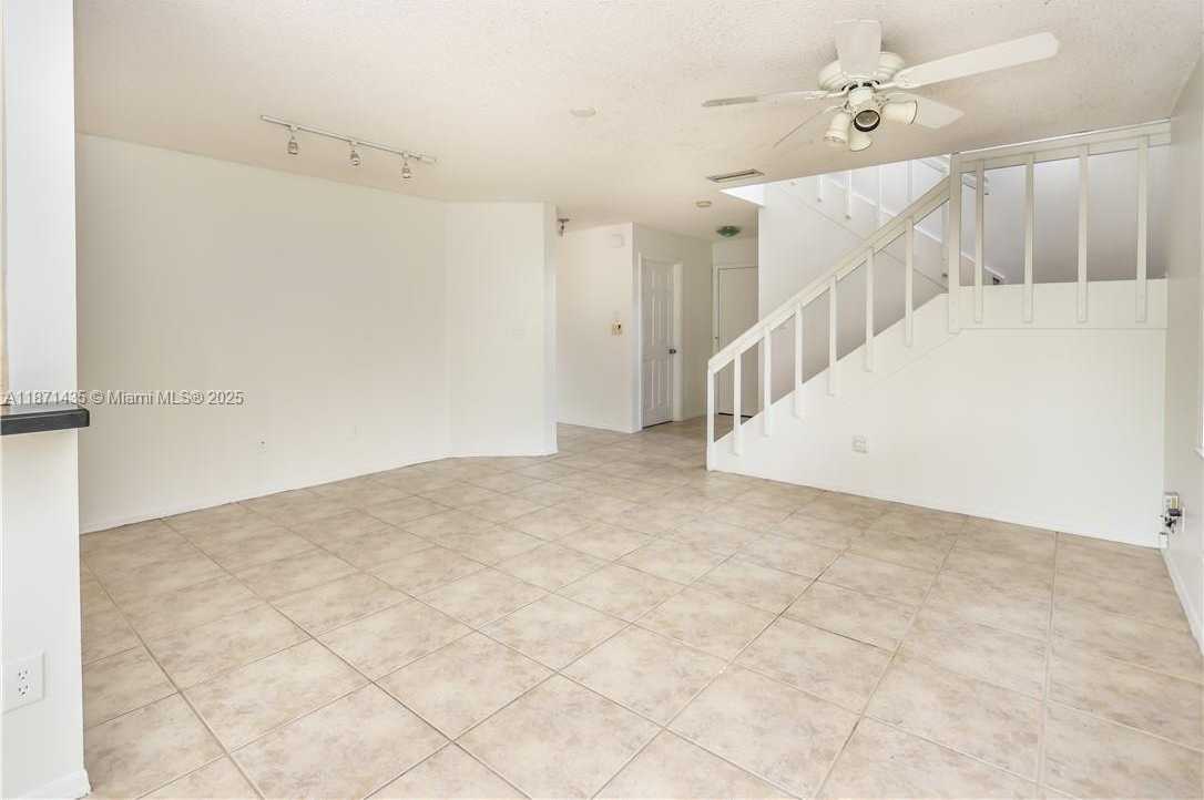 Small Image of Pembroke Pines Number 4