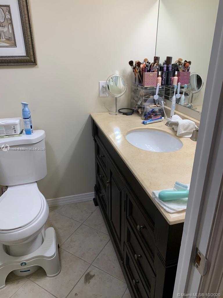 Small Image of 20200 WEST COUNTRY CLUB DR #104, Aventura Number 13