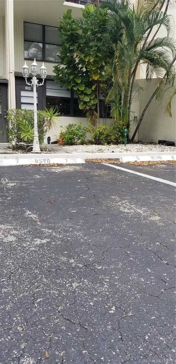 Small Image of 20200 WEST COUNTRY CLUB DR #104, Aventura Number 18