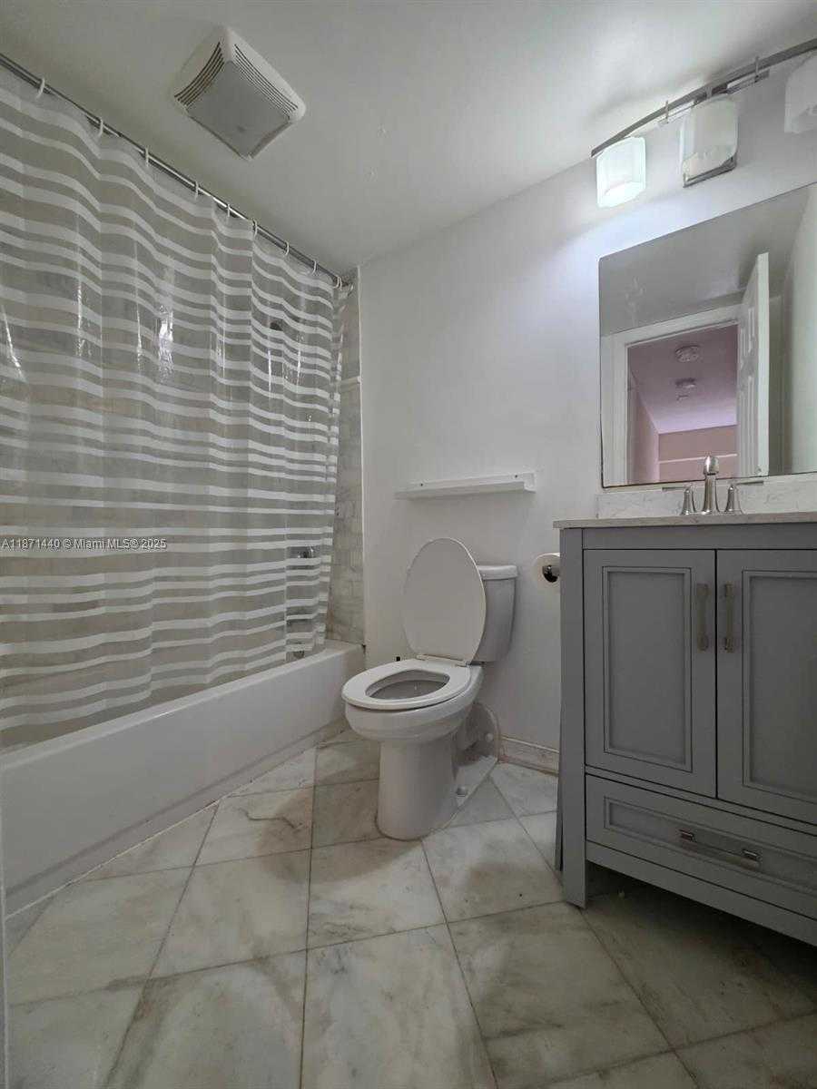Small Image of 20200 WEST COUNTRY CLUB DR #104, Aventura Number 33