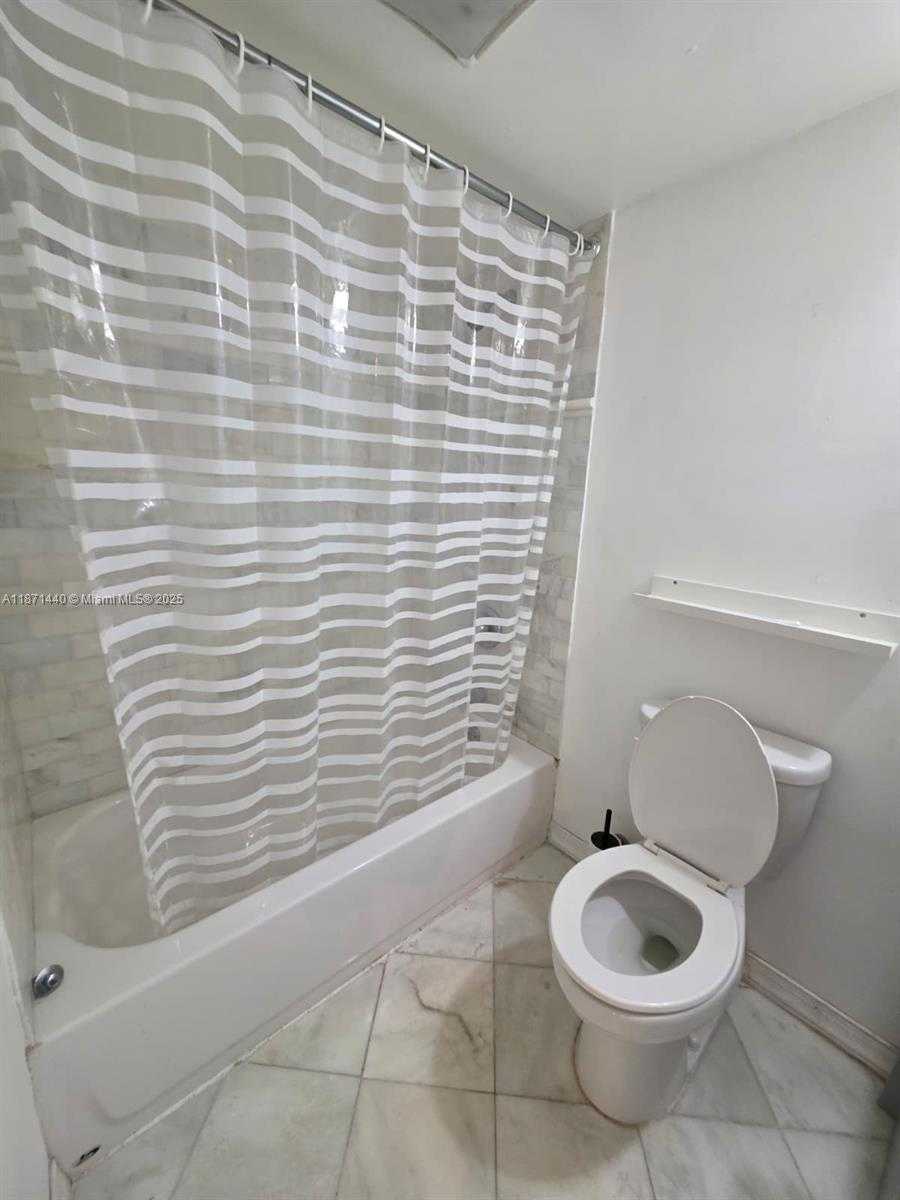 Small Image of 20200 WEST COUNTRY CLUB DR #104, Aventura Number 35