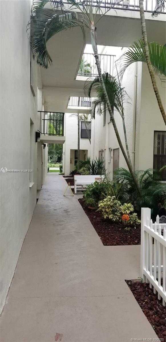 Small Image of 20200 WEST COUNTRY CLUB DR #104, Aventura Number 4