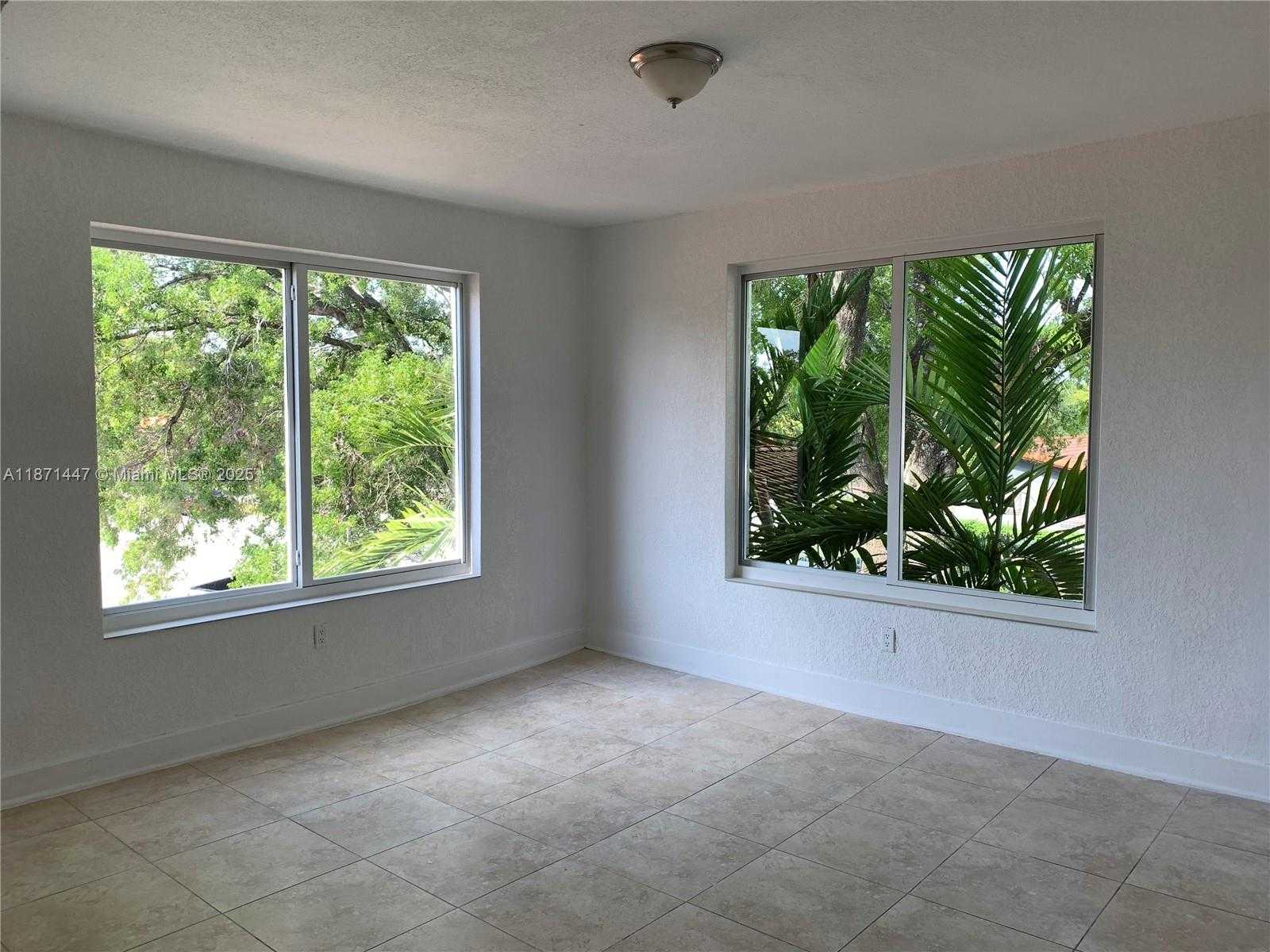 Small Image of 712 SOUTH WEST 56 AV #6, Coral Gables Number 2