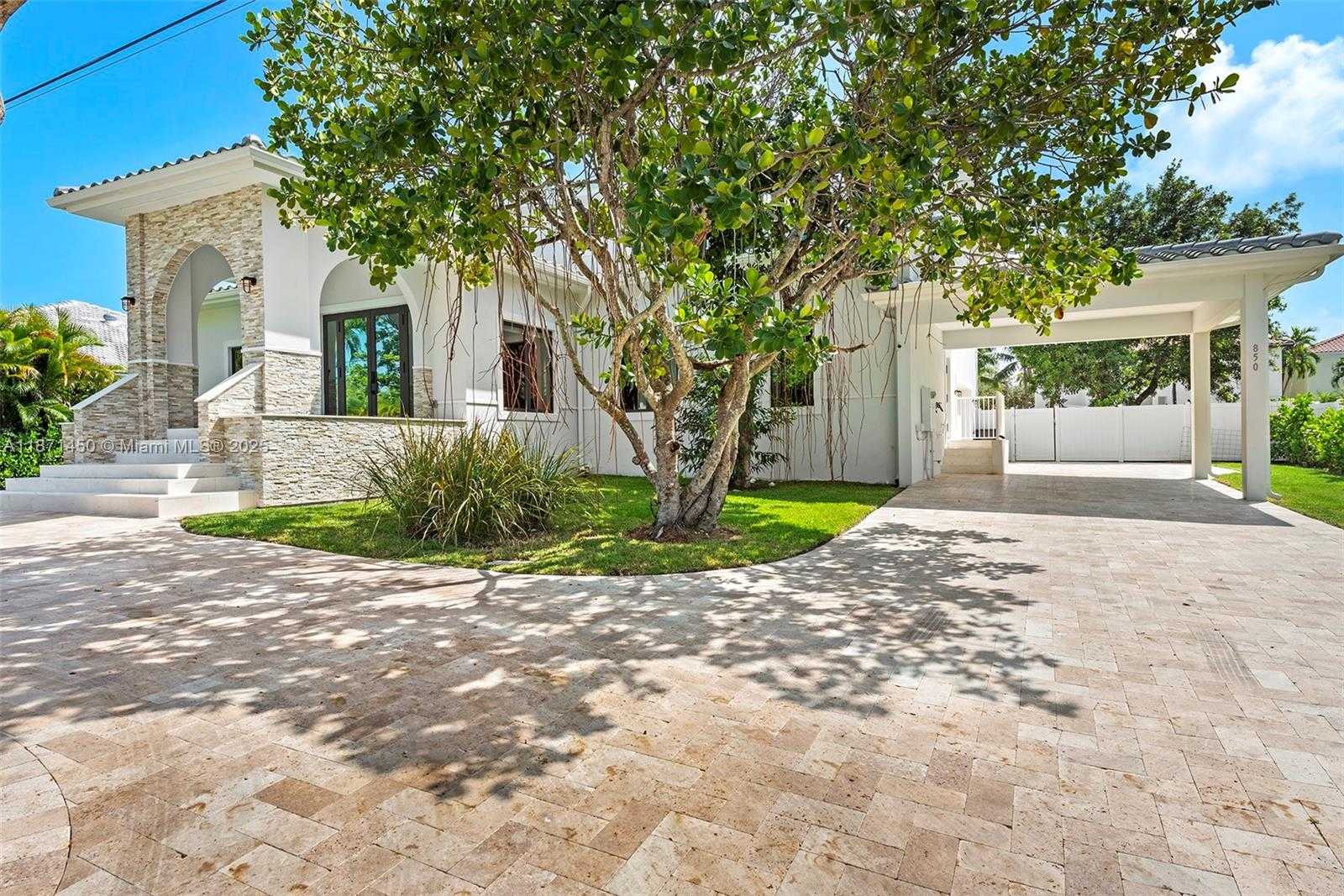 Small Image of 850 WASHINGTON ST, Hollywood Number 14