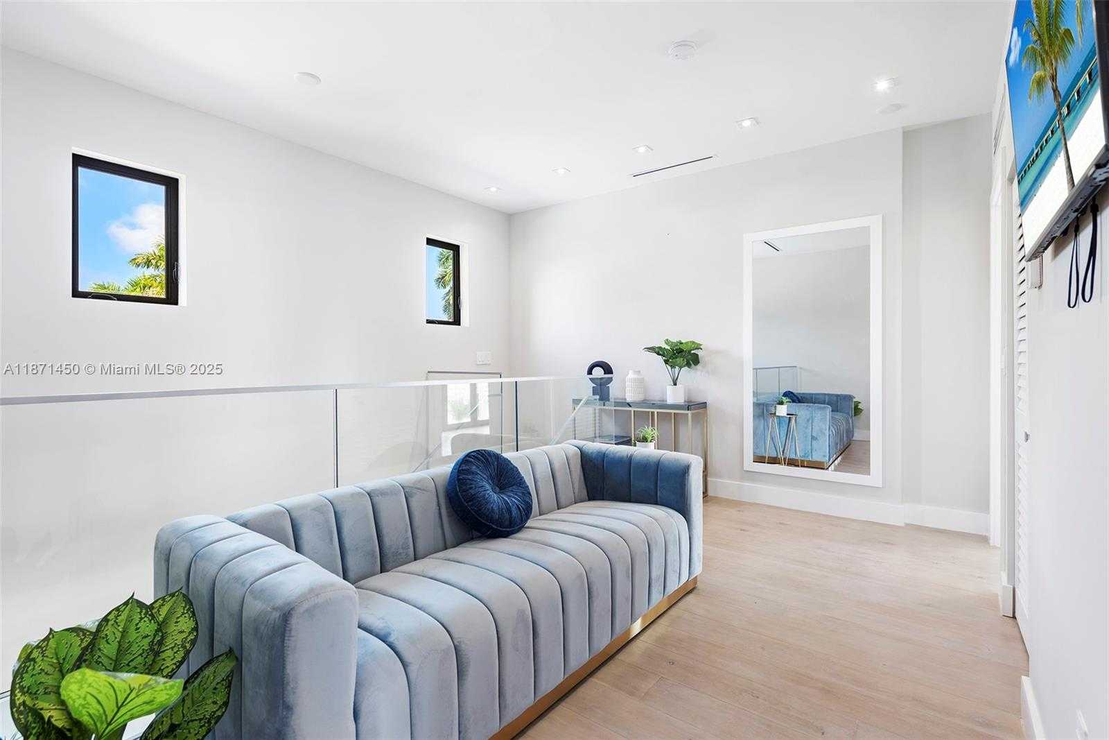 Small Image of 850 WASHINGTON ST, Hollywood Number 25