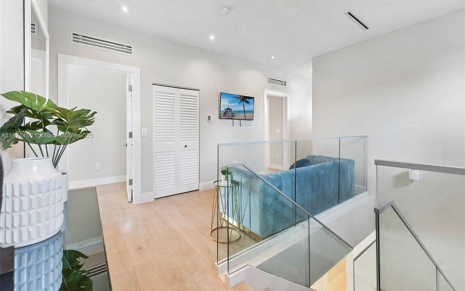 Small Image of 850 WASHINGTON ST, Hollywood Number 32