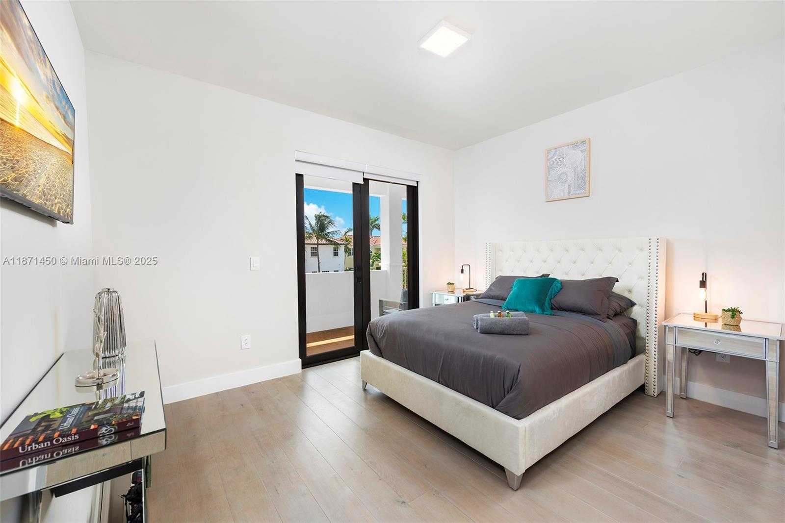 Small Image of 850 WASHINGTON ST, Hollywood Number 42