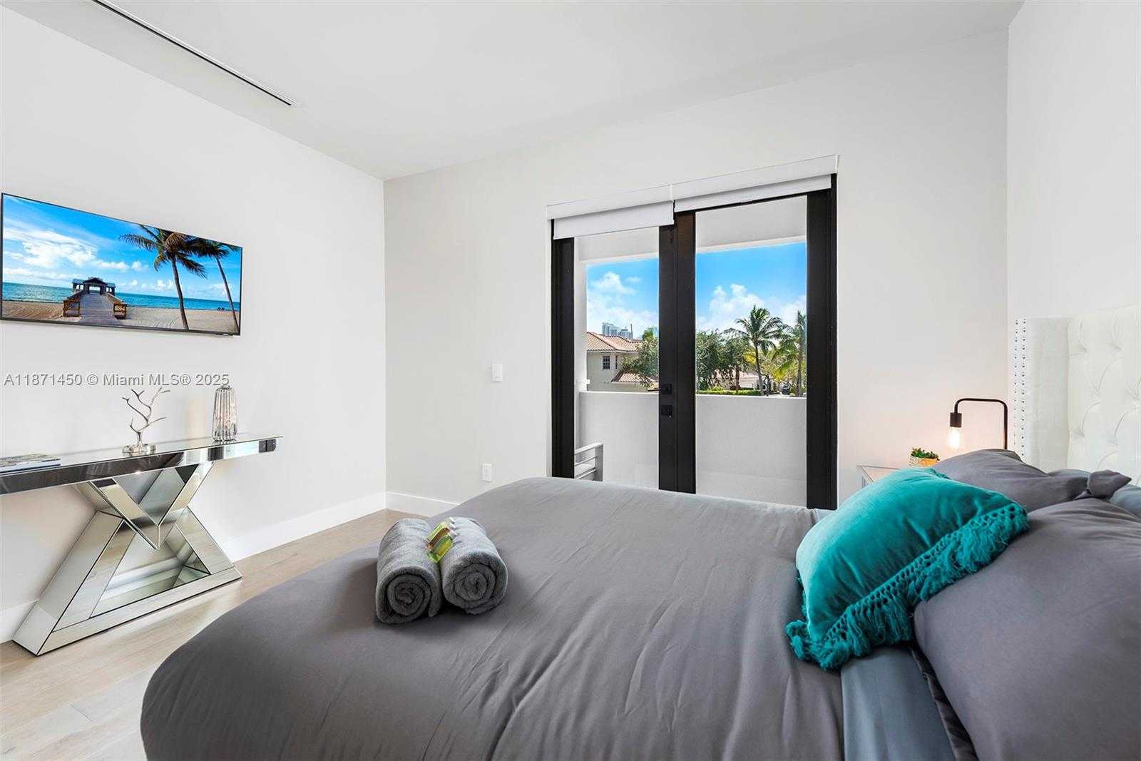 Small Image of 850 WASHINGTON ST, Hollywood Number 43