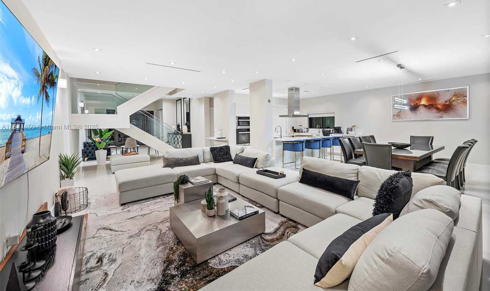 Small Image of 850 WASHINGTON ST, Hollywood Number 5