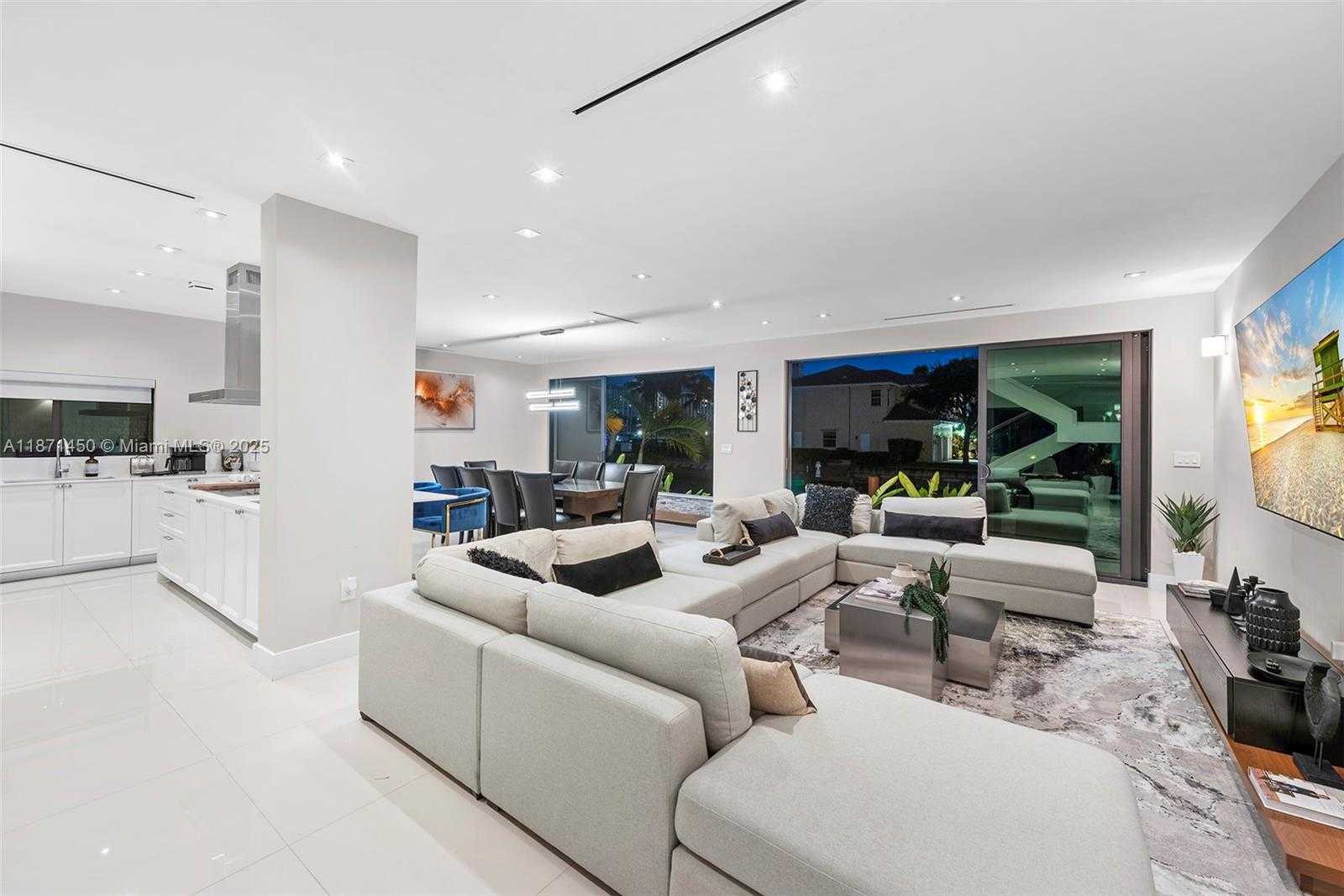 Small Image of 850 WASHINGTON ST, Hollywood Number 6