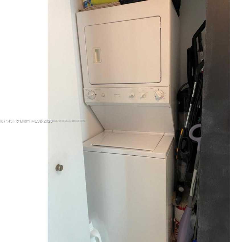 Small Image of 350 SOUTH MIAMI AVE #1808, Miami Number 7