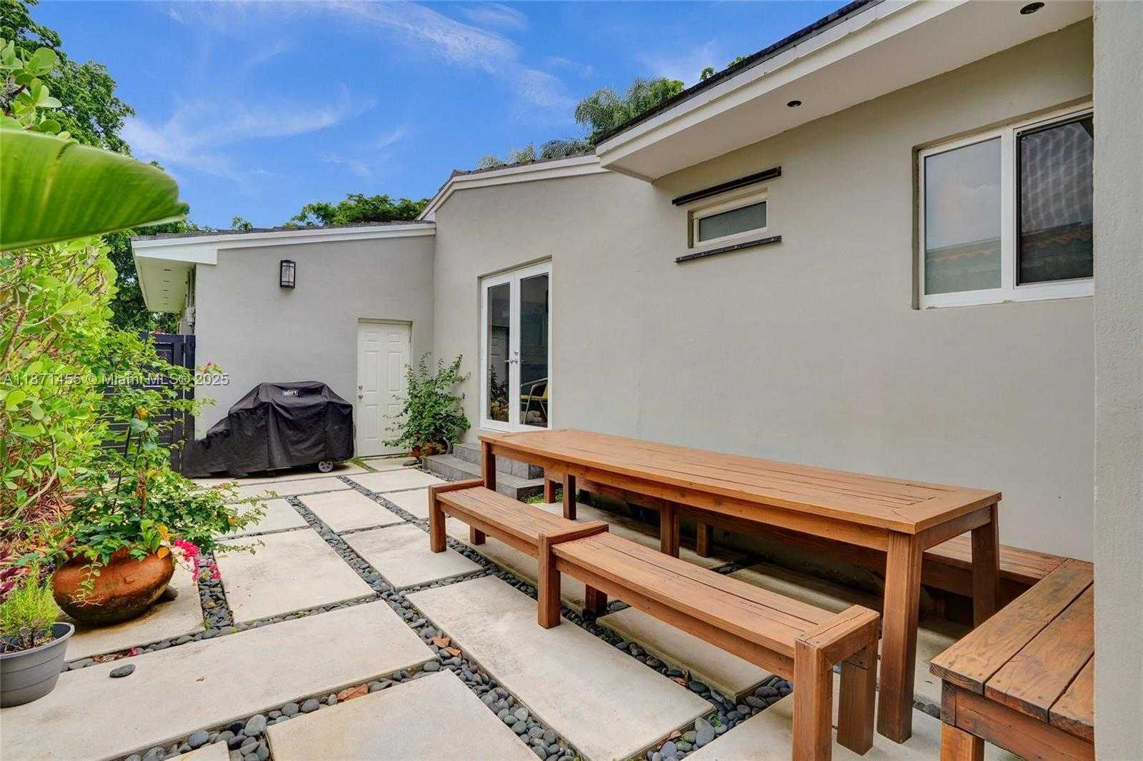 Small Image of 5620 ALHAMBRA CIR, Coral Gables Number 12