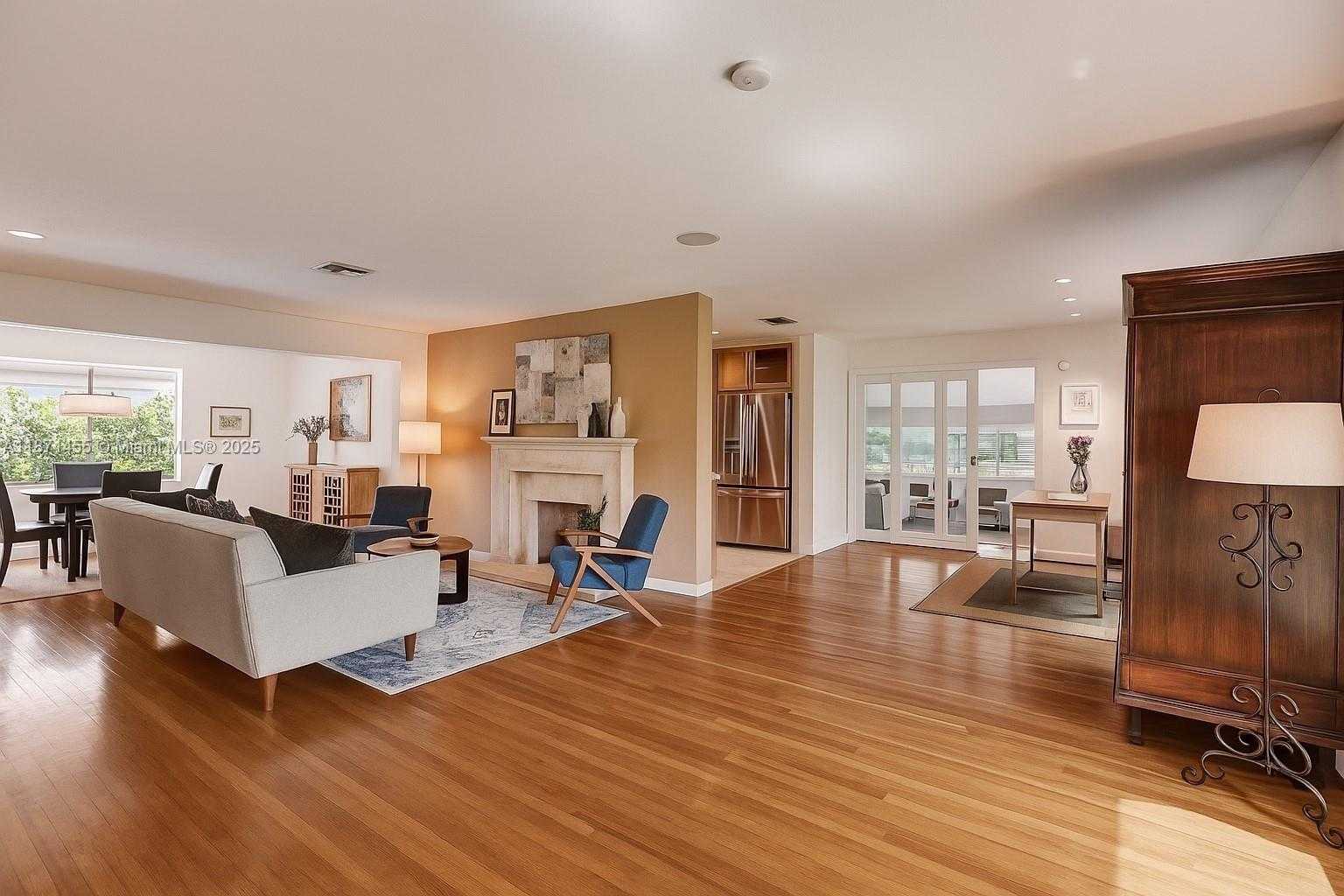 Small Image of 5620 ALHAMBRA CIR, Coral Gables Number 3