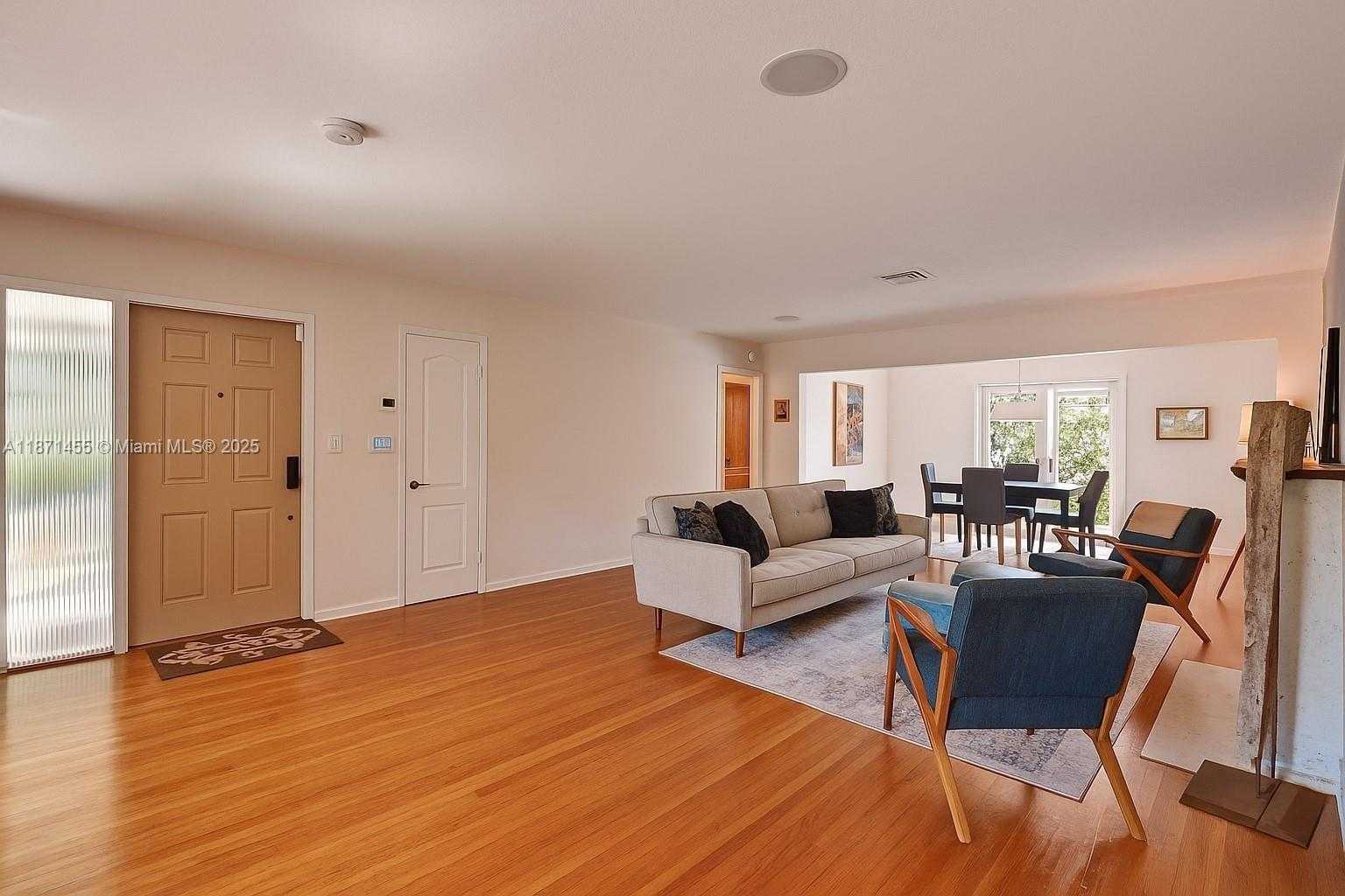Small Image of 5620 ALHAMBRA CIR, Coral Gables Number 4