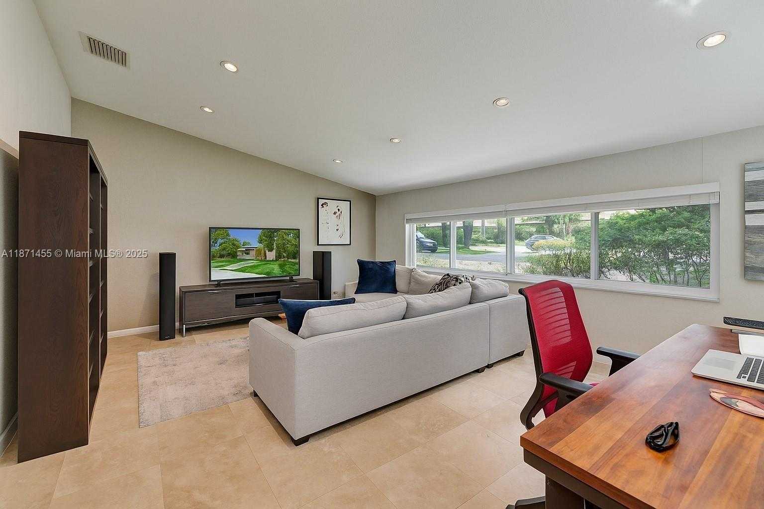 Small Image of 5620 ALHAMBRA CIR, Coral Gables Number 8