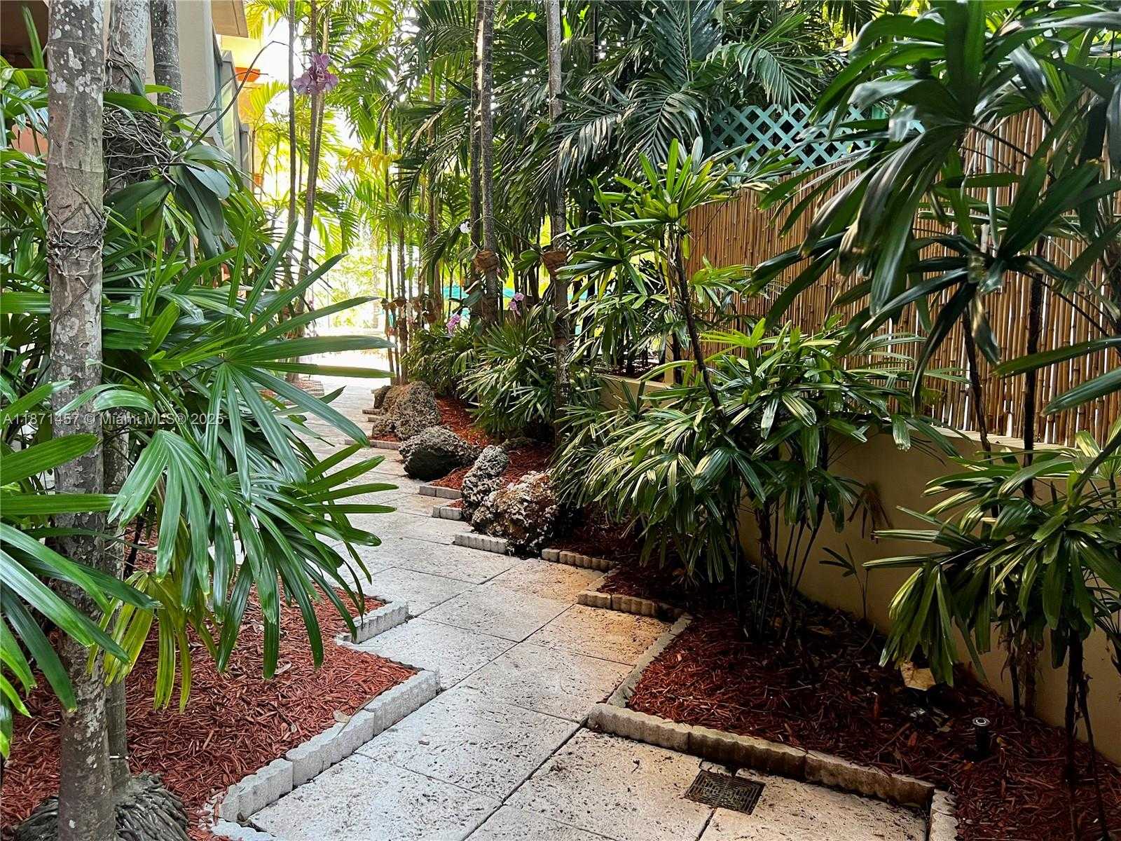 Small Image of 2951 SOUTH BAYSHORE DR #913, Miami Number 18