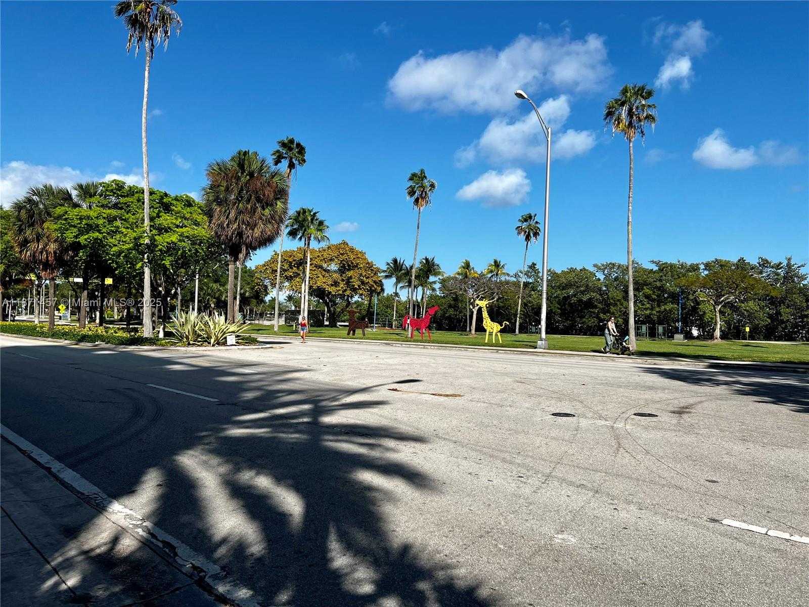 Small Image of 2951 SOUTH BAYSHORE DR #913, Miami Number 24