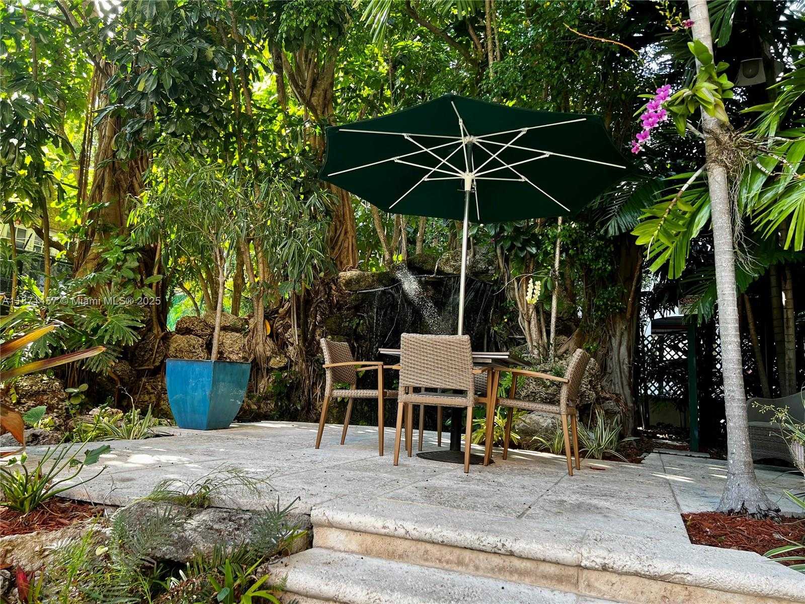Small Image of 2951 SOUTH BAYSHORE DR #913, Miami Number 25