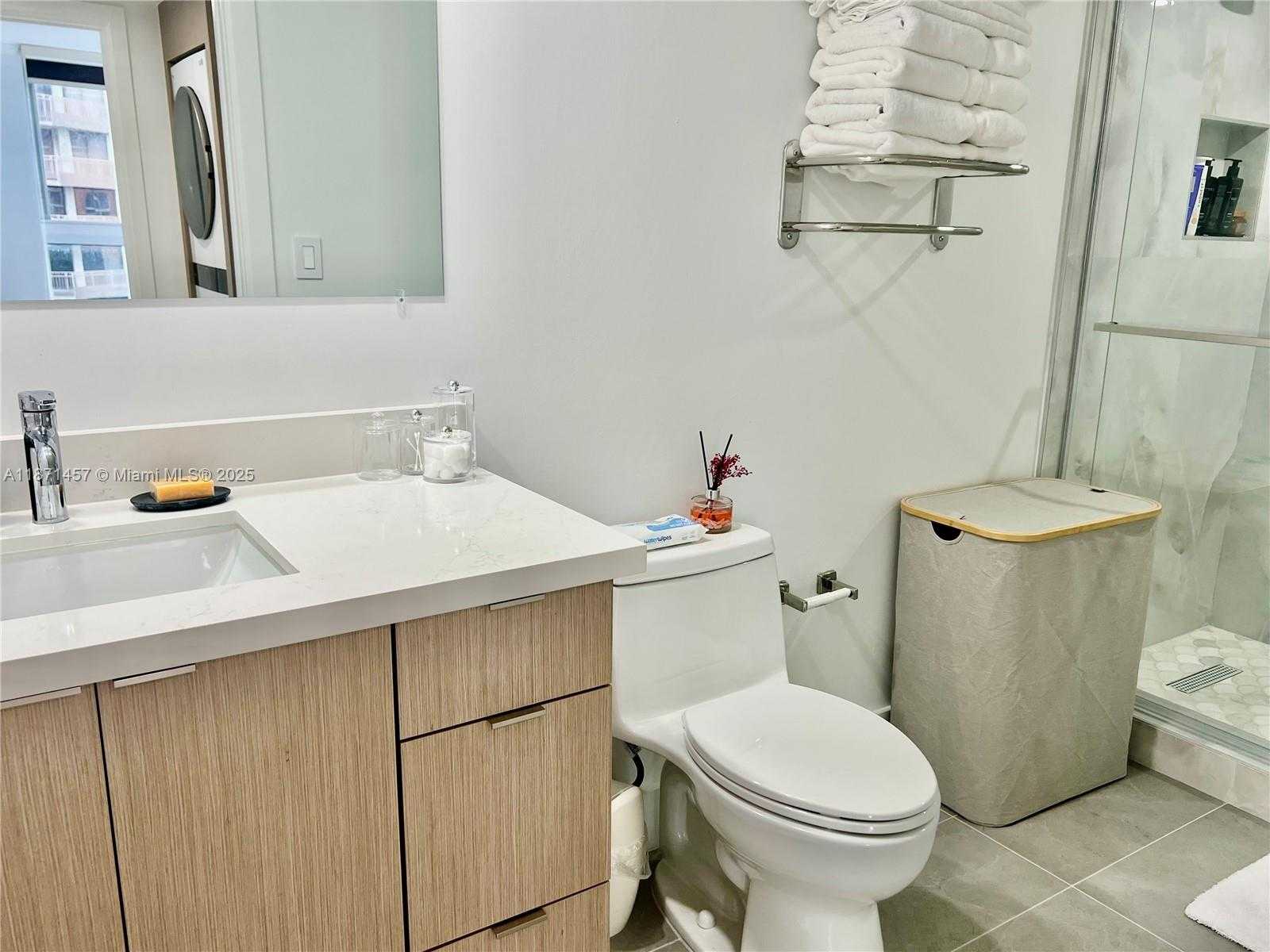 Small Image of 2951 SOUTH BAYSHORE DR #913, Miami Number 5