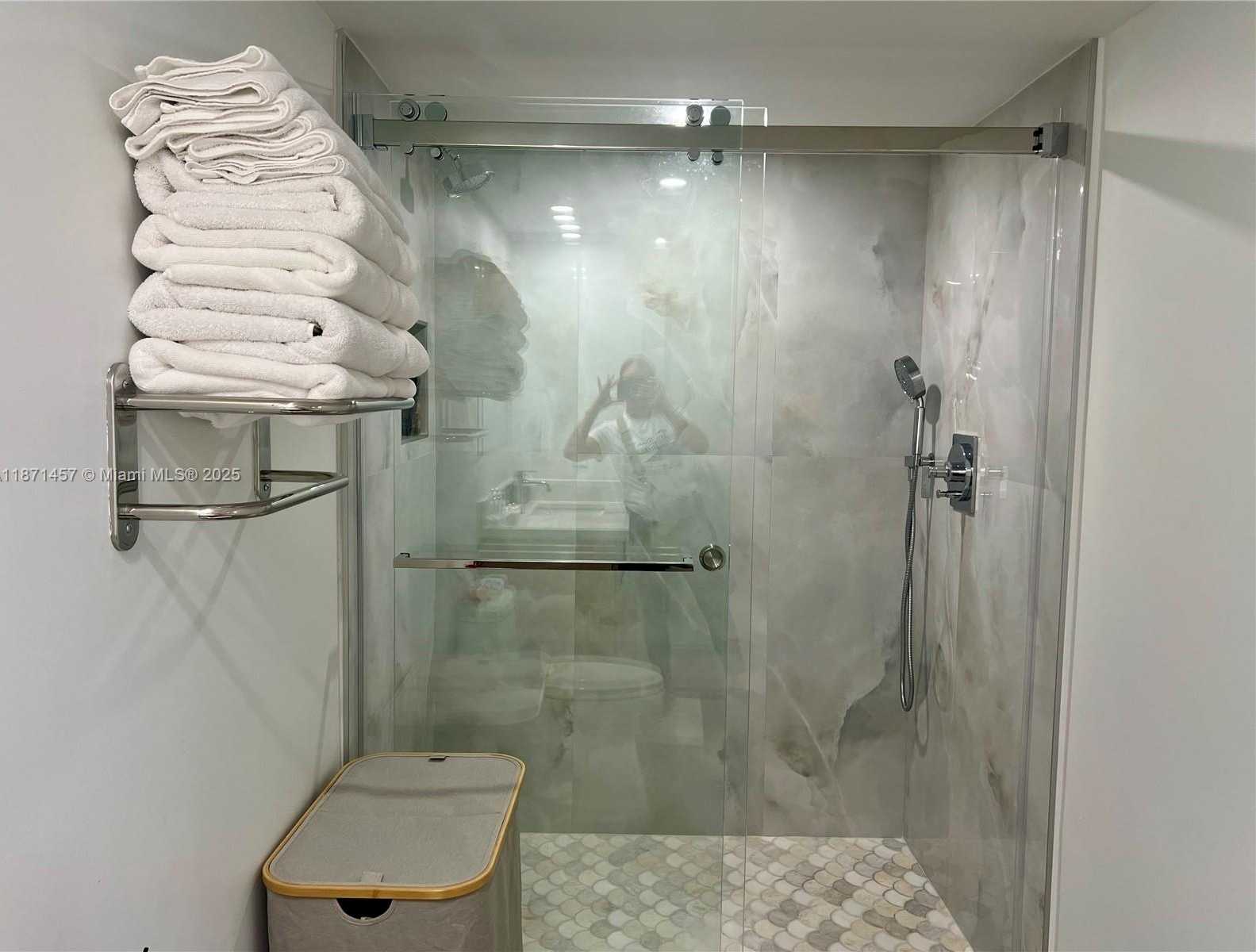 Small Image of 2951 SOUTH BAYSHORE DR #913, Miami Number 6
