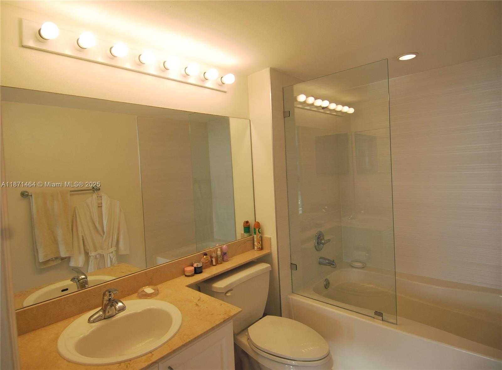 Small Image of 90 ALTON RD #2004, Miami Beach Number 9