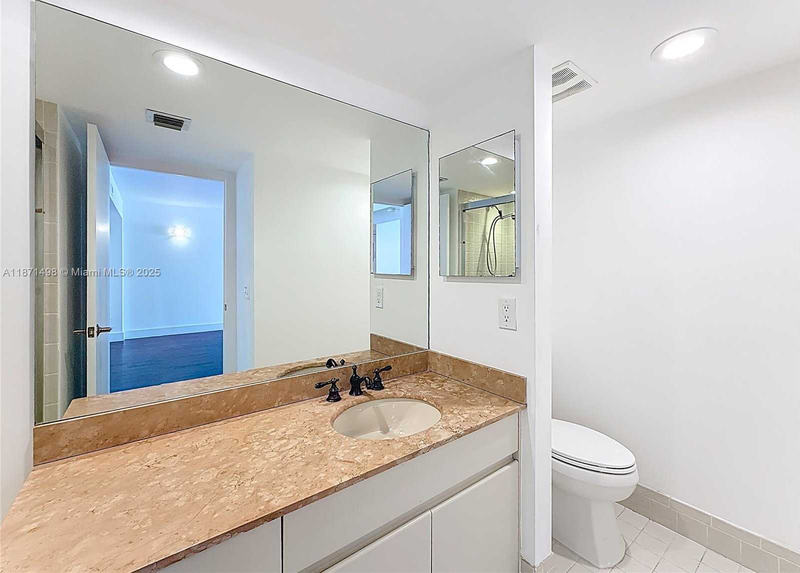 Small Image of Aventura Number 36