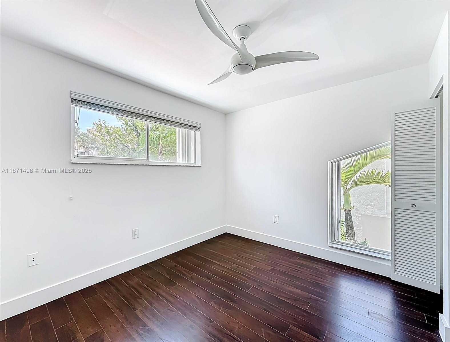 Small Image of Aventura Number 45