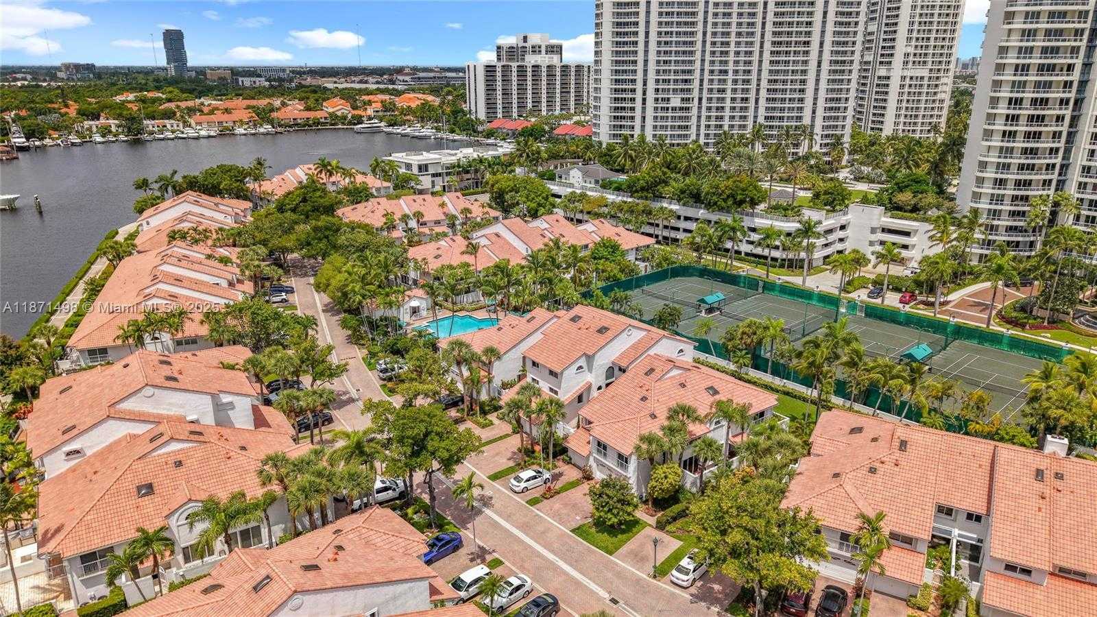 Small Image of Aventura Number 71