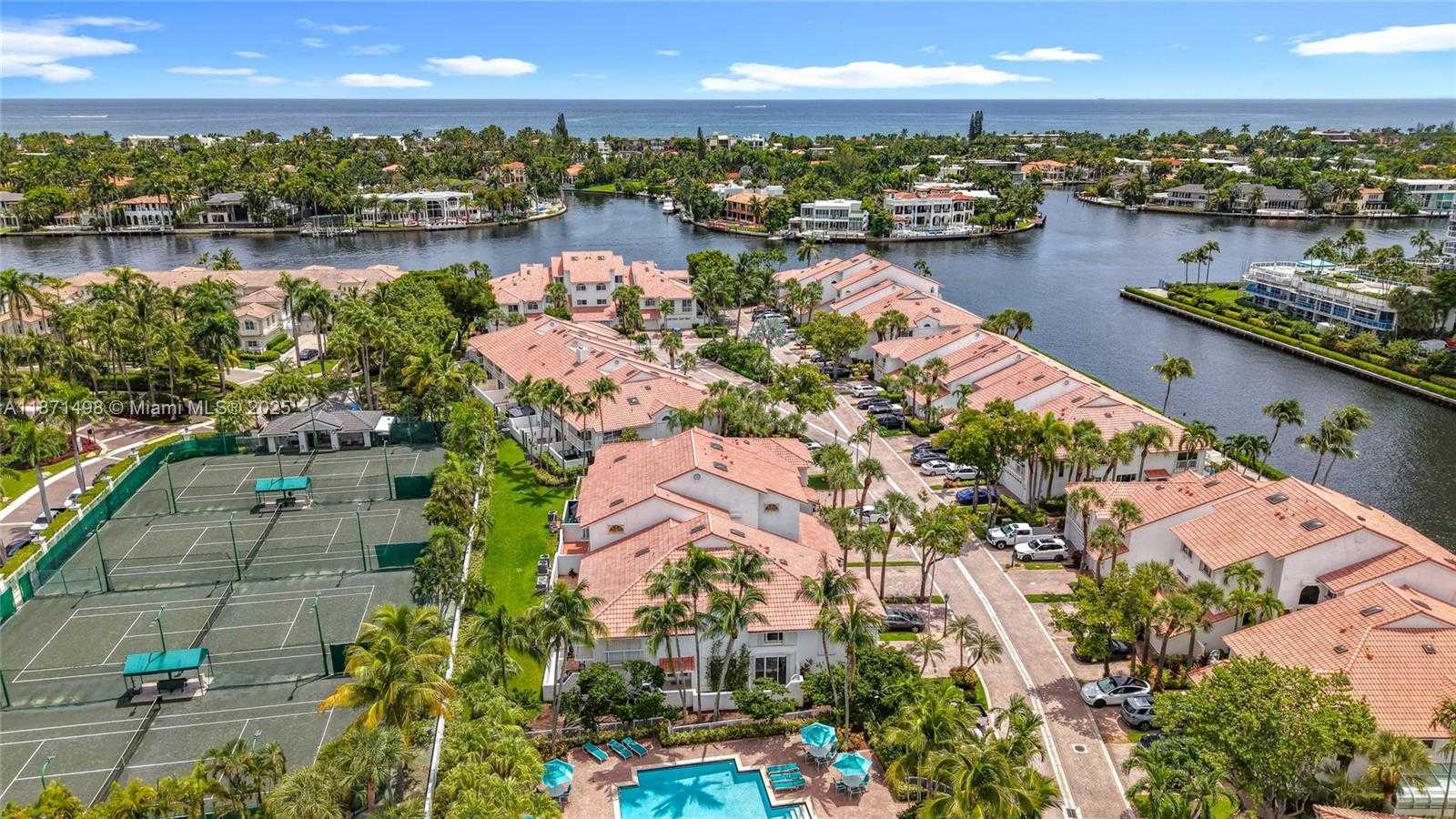 Small Image of Aventura Number 75