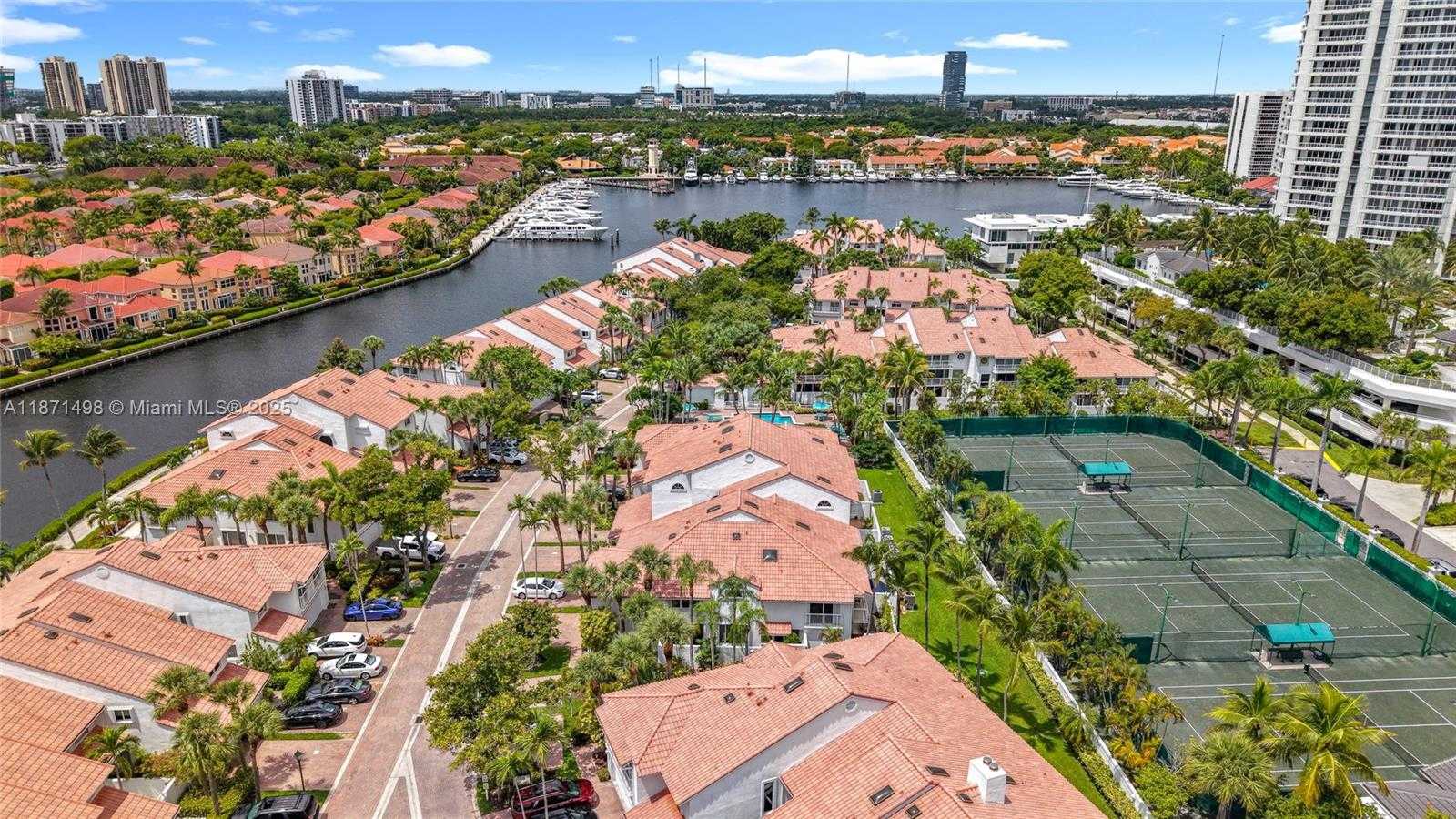 Small Image of Aventura Number 84