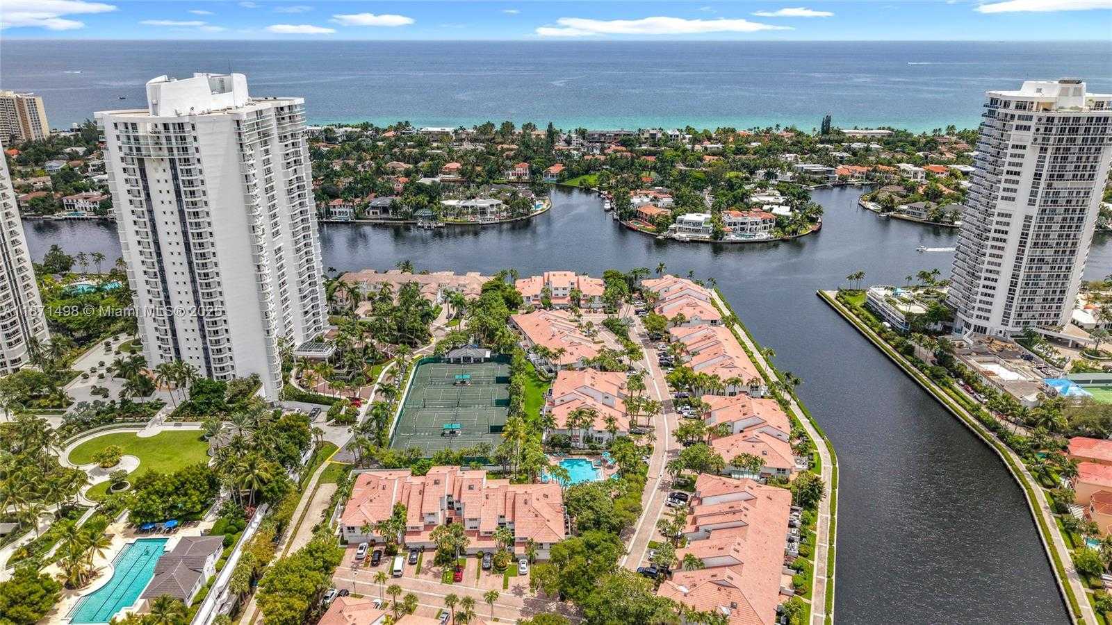 Small Image of Aventura Number 85