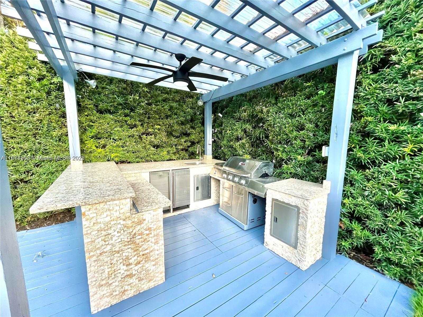 Small Image of 616 TIZIANO AVE, Coral Gables Number 13