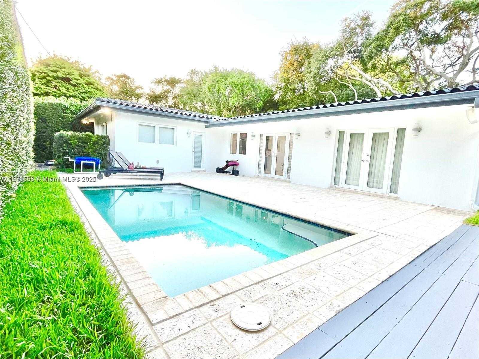 Small Image of 616 TIZIANO AVE, Coral Gables Number 14