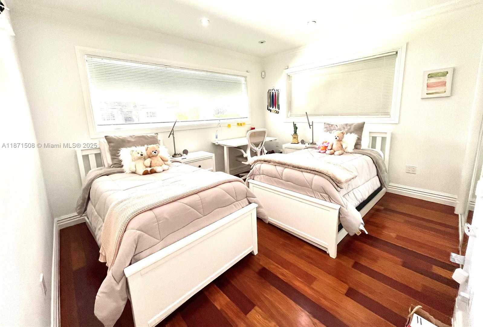 Small Image of 616 TIZIANO AVE, Coral Gables Number 22