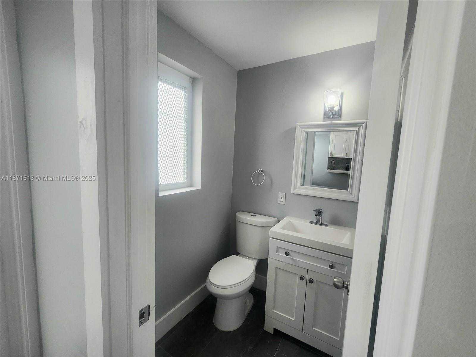 Small Image of 1557 EUCLID AVE #2, Miami Beach Number 12