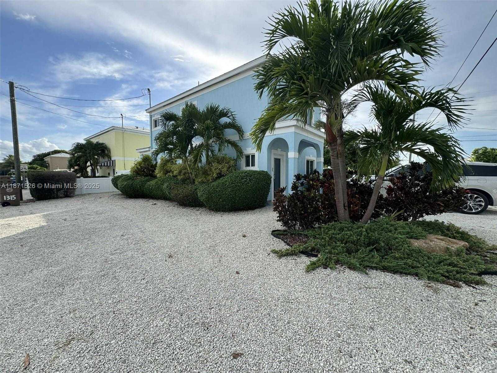 Small Image of 1315 ROYAL PALM DR #1315, Key Largo Number 2