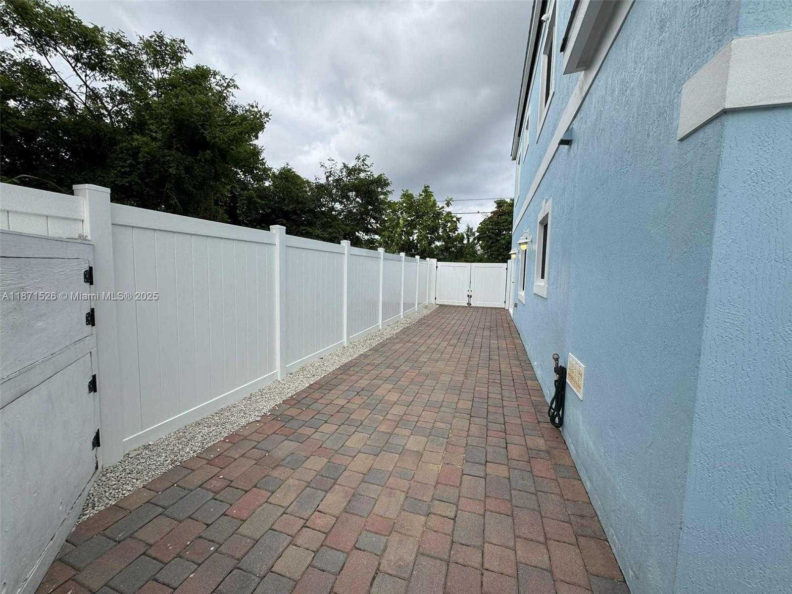 Small Image of 1315 ROYAL PALM DR #1315, Key Largo Number 23