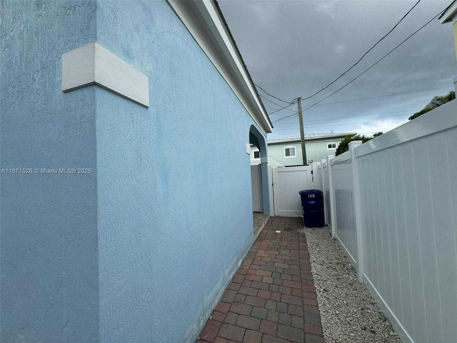 Small Image of 1315 ROYAL PALM DR #1315, Key Largo Number 24