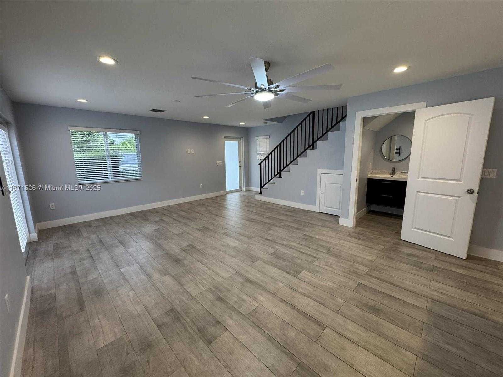 Small Image of 1315 ROYAL PALM DR #1315, Key Largo Number 3