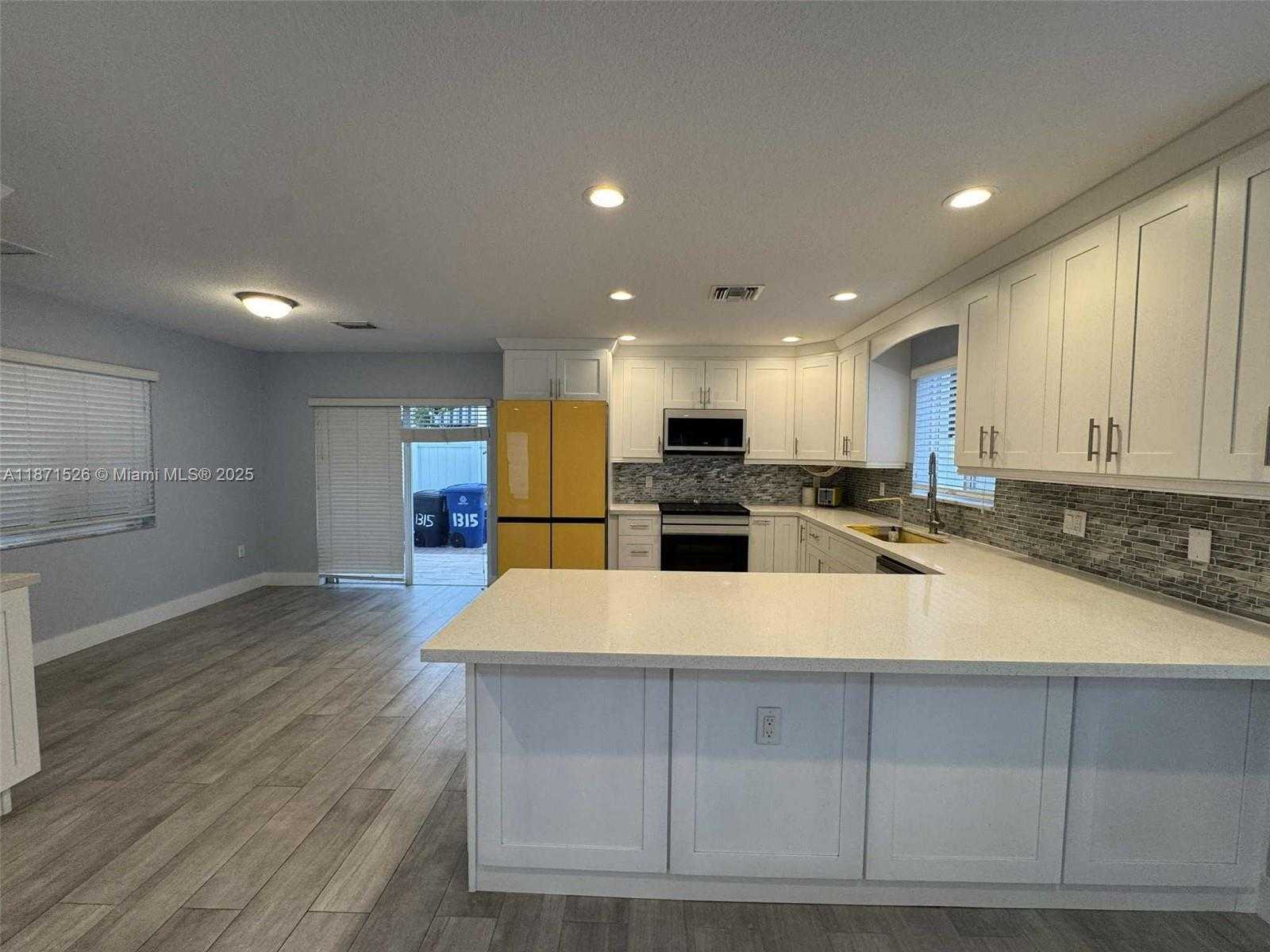 Small Image of 1315 ROYAL PALM DR #1315, Key Largo Number 5
