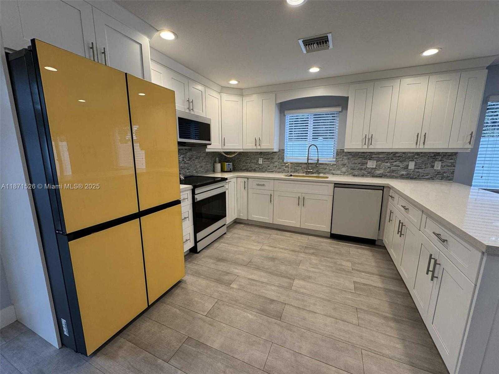 Small Image of 1315 ROYAL PALM DR #1315, Key Largo Number 6