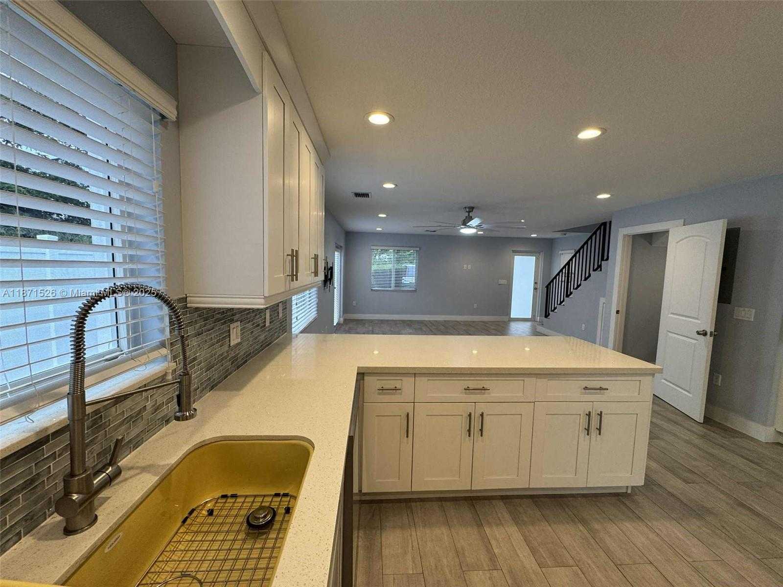 Small Image of 1315 ROYAL PALM DR #1315, Key Largo Number 7