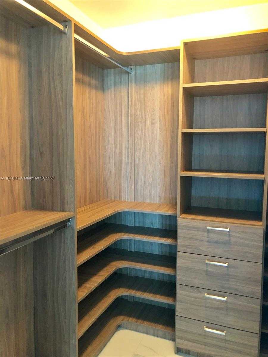 Small Image of 2900 NORTH EAST 7TH AVE #2404, Miami Number 16