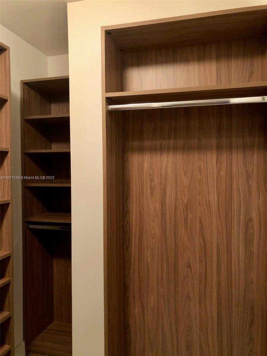 Small Image of 2900 NORTH EAST 7TH AVE #2404, Miami Number 17